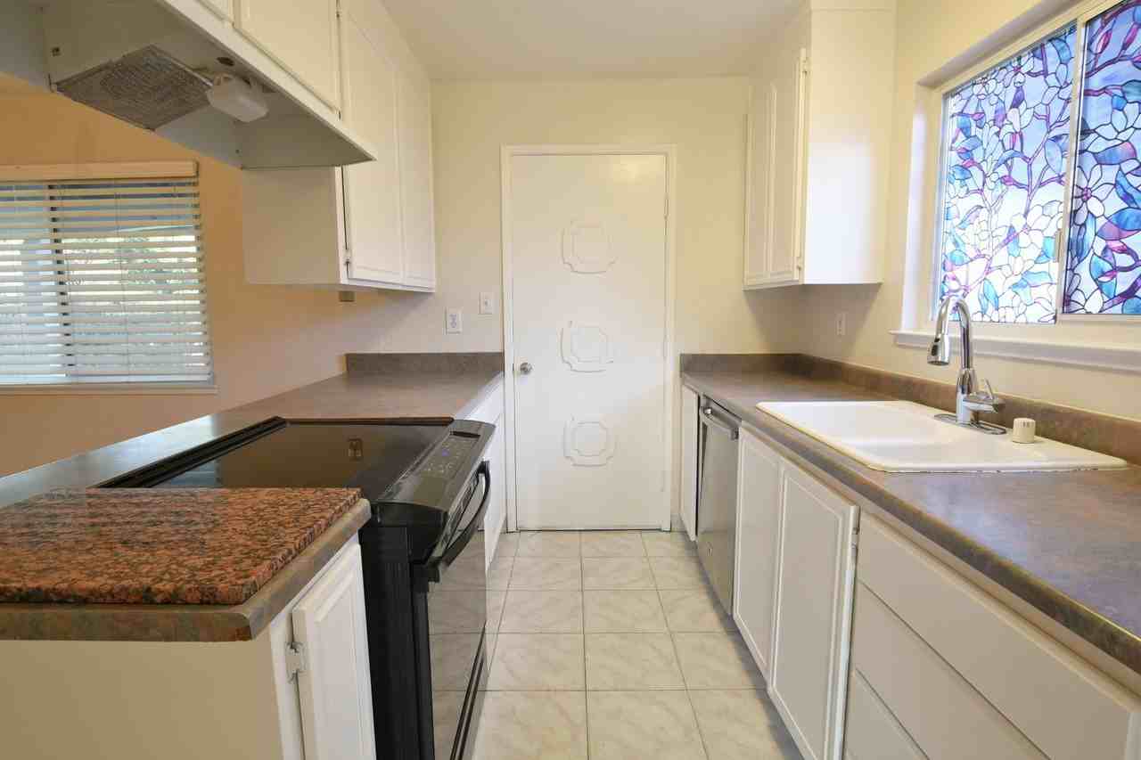 2958 Fallwood Ln - Photo 3 of 13