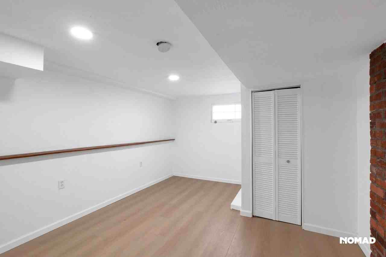 9023 48th Pl - Photo 7 of 32
