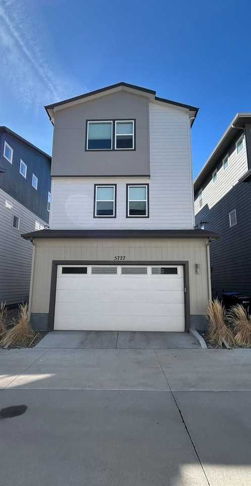 5727 Van Gordon Way - Photo 2 of 37