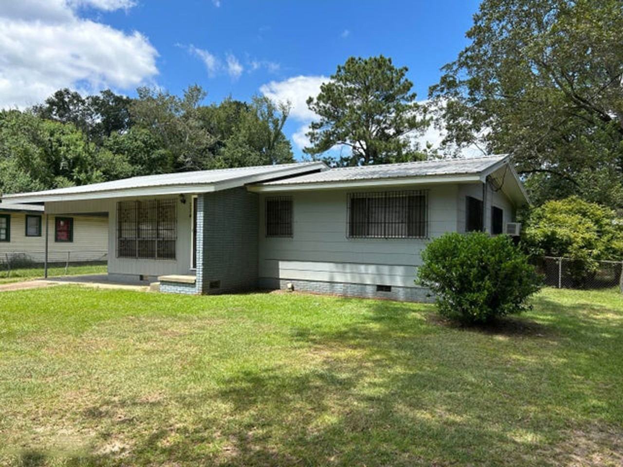 334 Savanna St - Photo 3 of 24