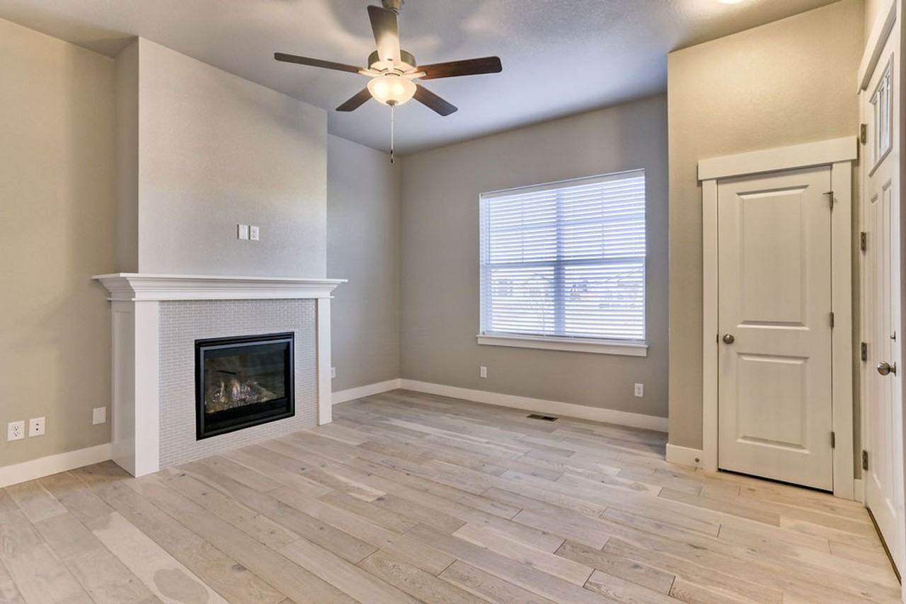 1778 W 50th St - Photo 5 of 32