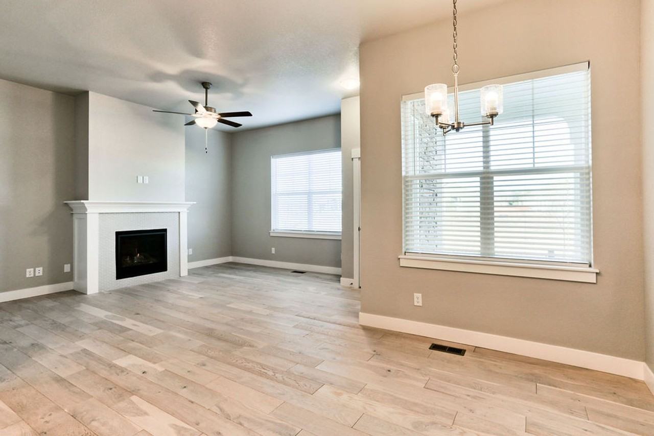 1778 W 50th St - Photo 6 of 32