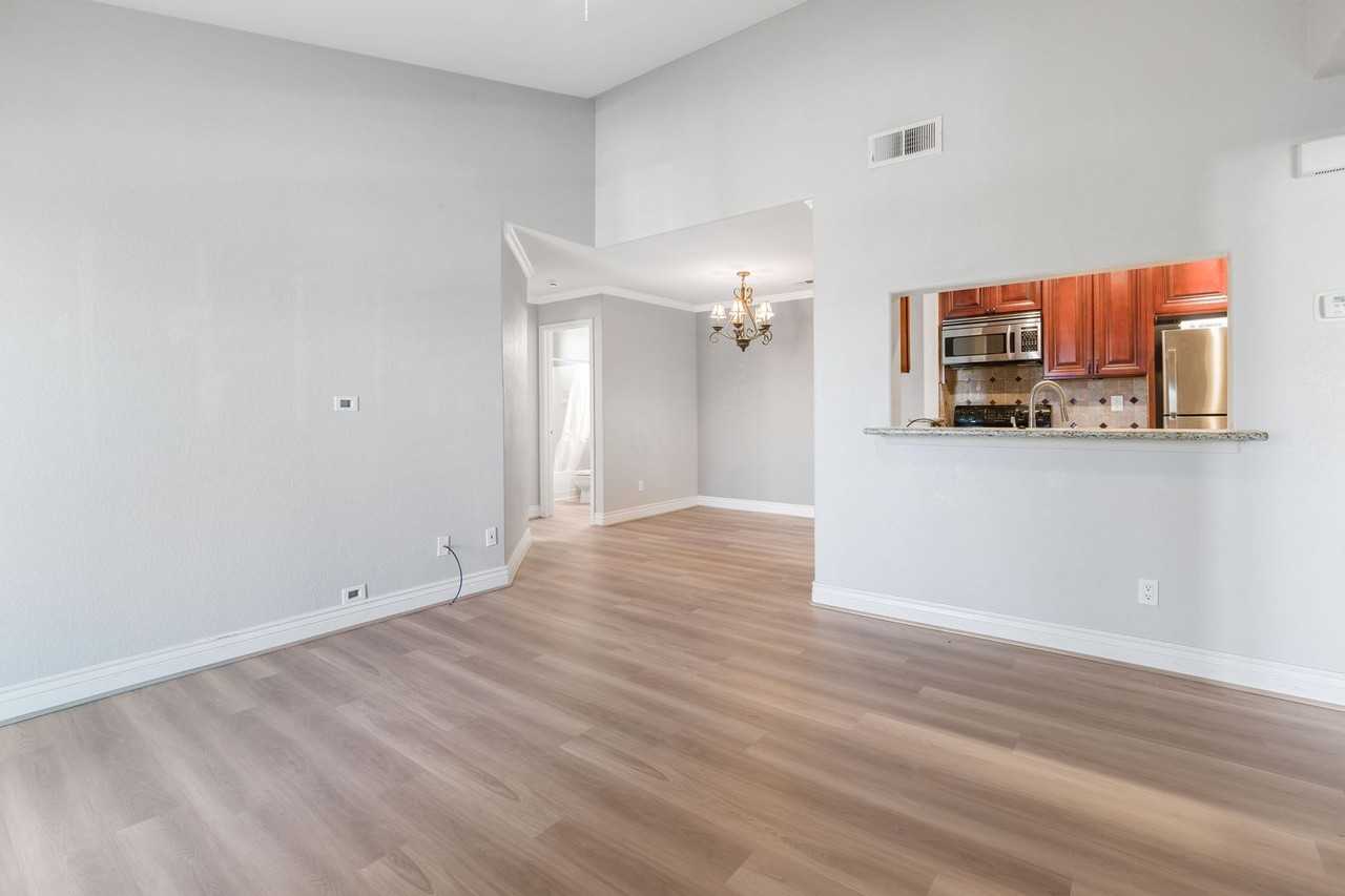 5837 Lake Crowley Pl - Photo 6 of 32