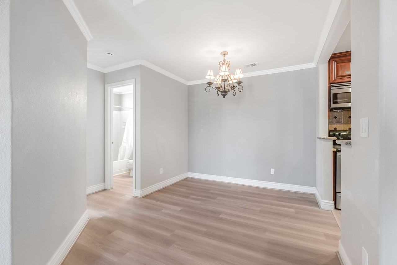 5837 Lake Crowley Pl - Photo 7 of 32