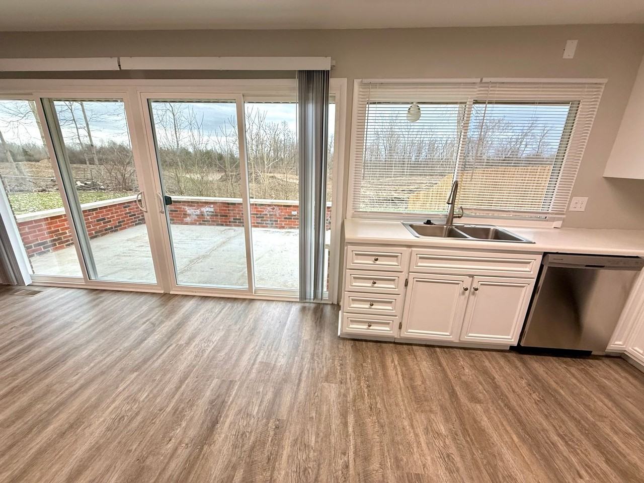 315 Whispering Pines St - Photo 6 of 24