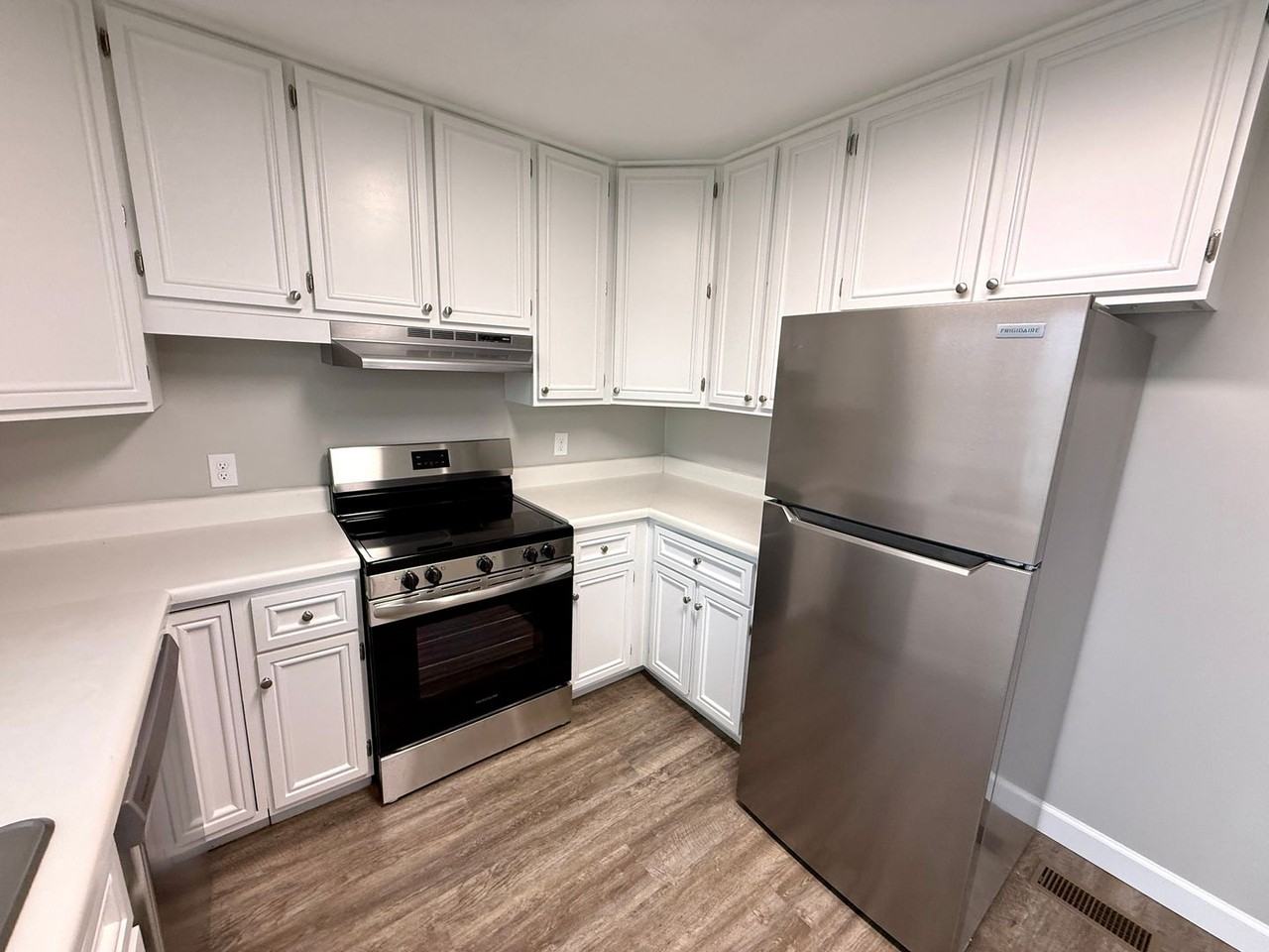 315 Whispering Pines St - Photo 7 of 24