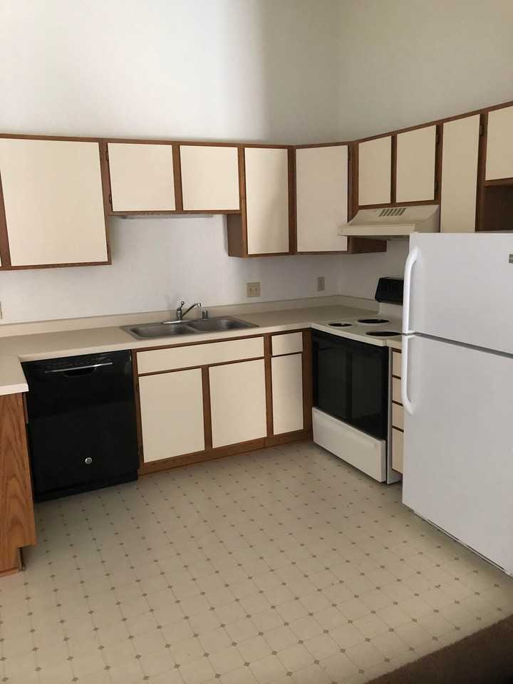 Woodridge Apartments - Photo 2 of 7