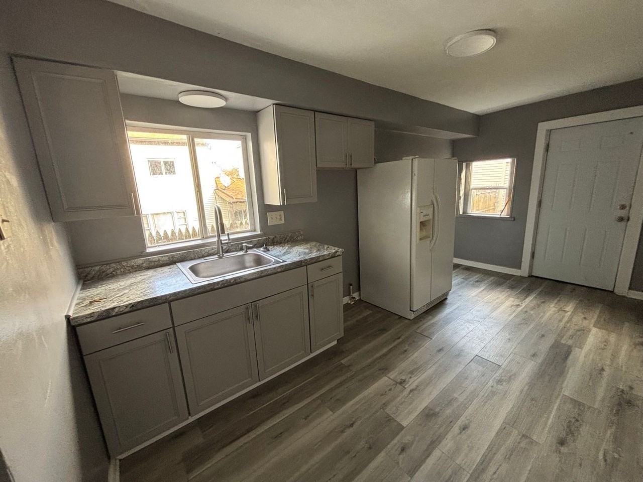 310 E 16th Ave - Photo 5 of 14