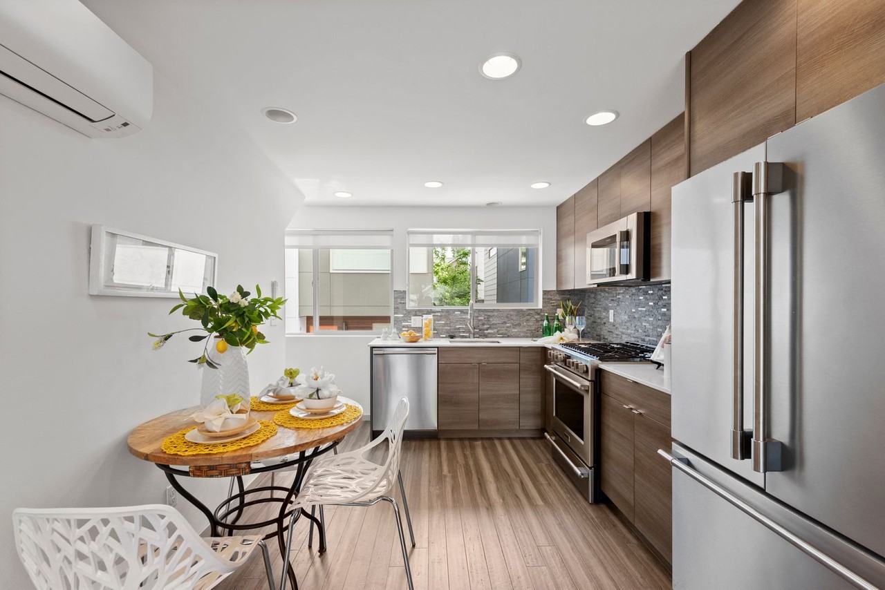 4418 Francis Ave N #B - Photo 7 of 22