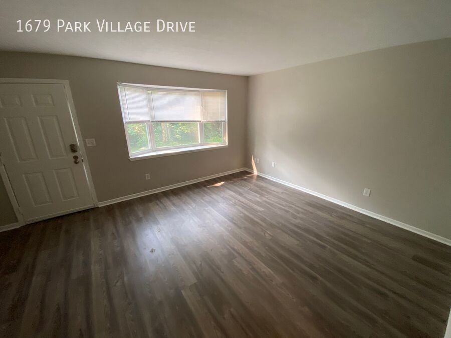 1679 Park Village Dr - Photo 2 of 15