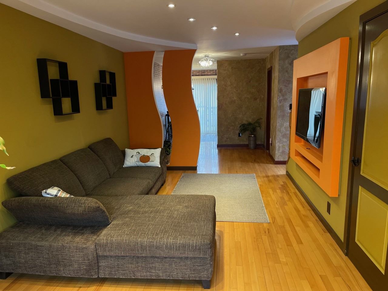 21 Pearsall St #1 - Photo 3 of 20