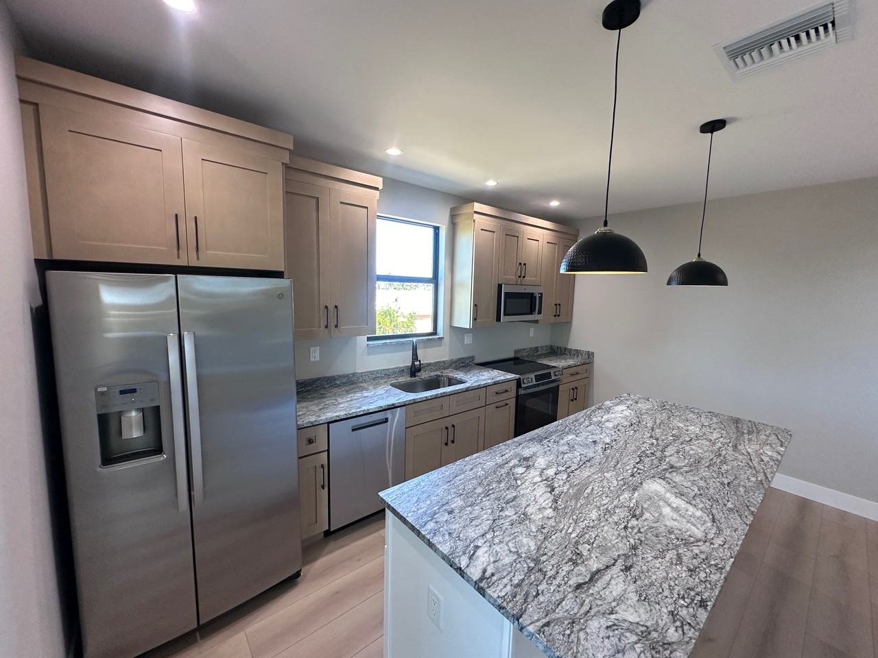 3063 Connecticut Ave #101 - Photo 4 of 20