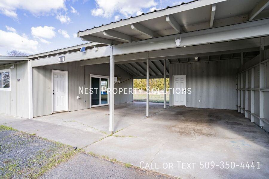 160 Carswell Drive - Photo 2 of 31