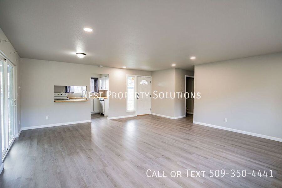 160 Carswell Drive - Photo 5 of 31