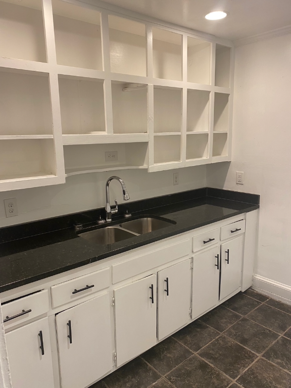 1082 Peeples St Sw - Photo 2 of 9