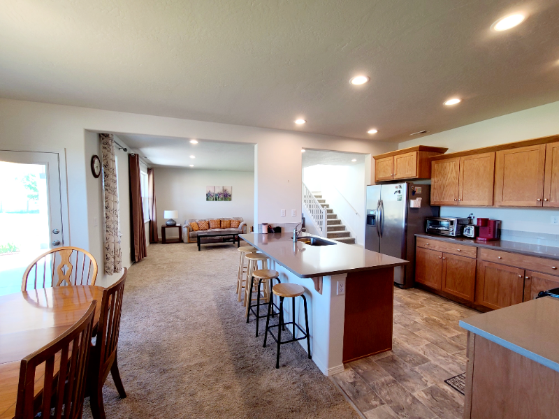 8295 Diamond Point Cir Ne - Photo 3 of 15