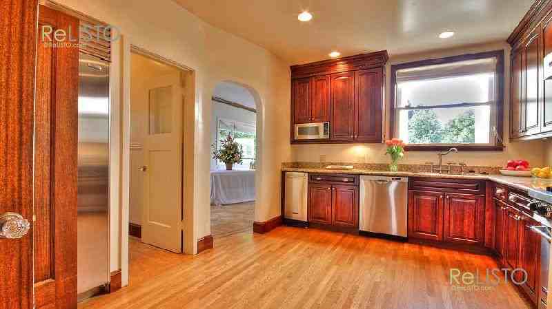 3737 Broderick St - Photo 3 of 17