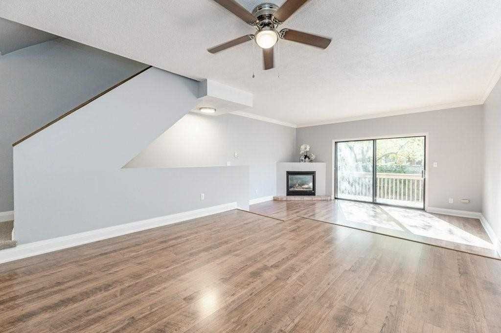 3122 Lakeshore Rd W - Photo 3 of 11
