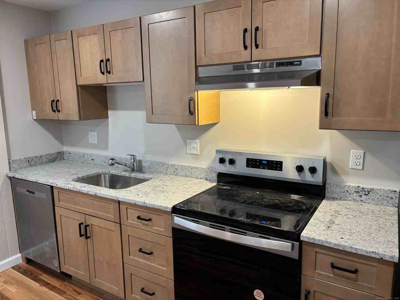 23 Main Street - Photo 3 of 18