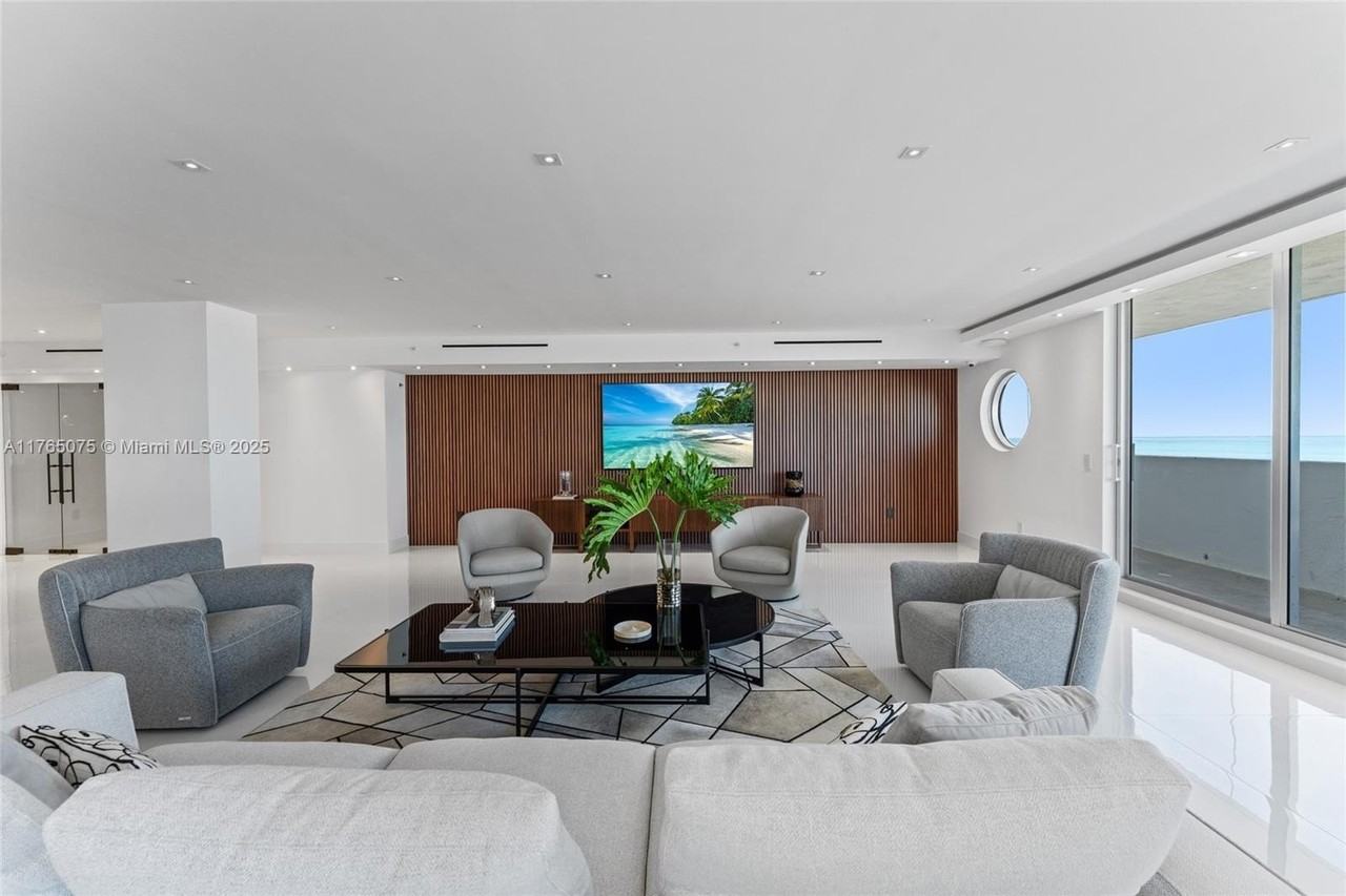 5801 Collins Ave #600 - Photo 4 of 40