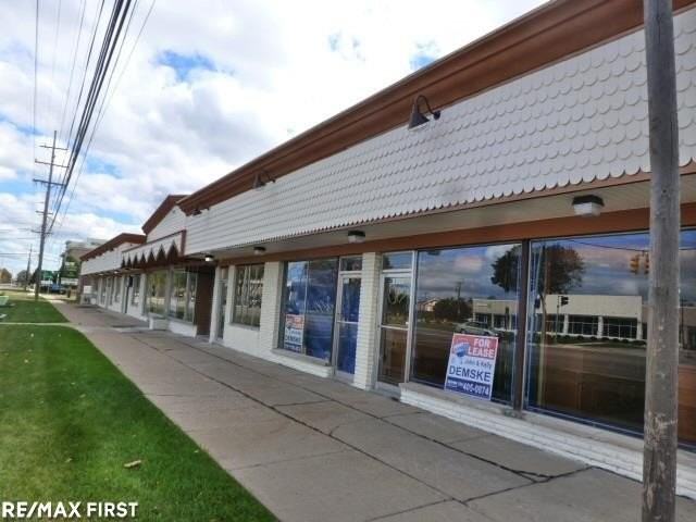 8306 E 12 Mile Rd - Photo 3 of 11