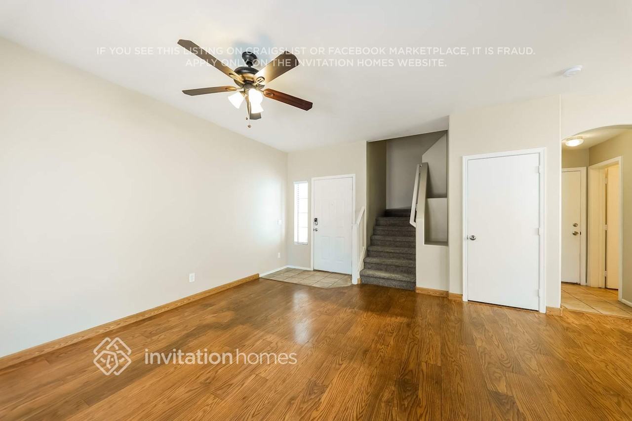 1935 N Lazona Dr - Photo 4 of 18