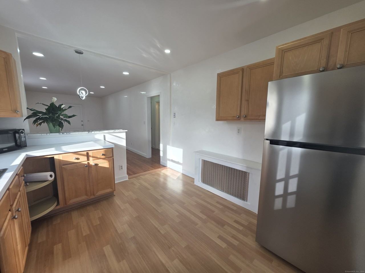 73 Rippowam Rd - Photo 4 of 10