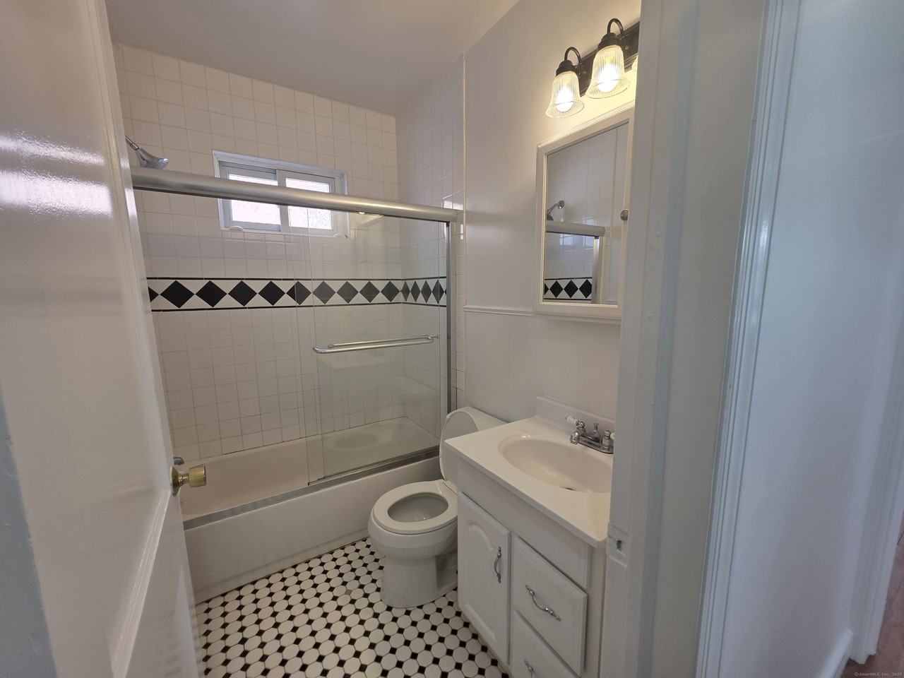 73 Rippowam Rd - Photo 6 of 10