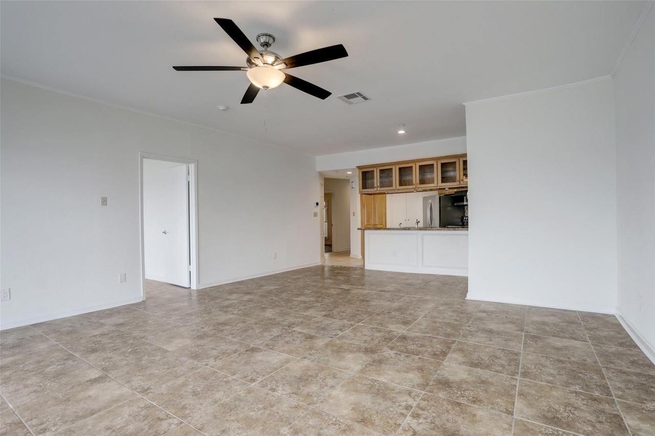 401 Lakeside Ln - Photo 6 of 16