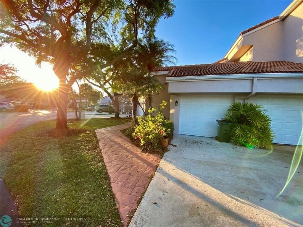 14937 Sw 15th St - Photo 4 of 32