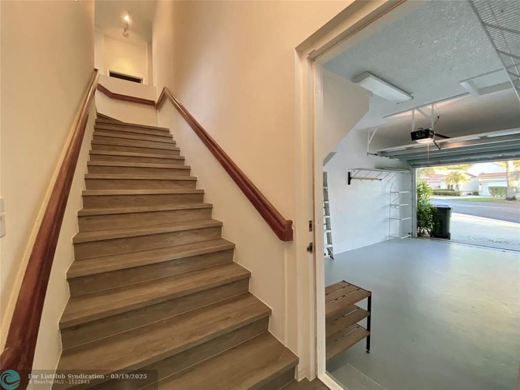 14937 Sw 15th St - Photo 6 of 32