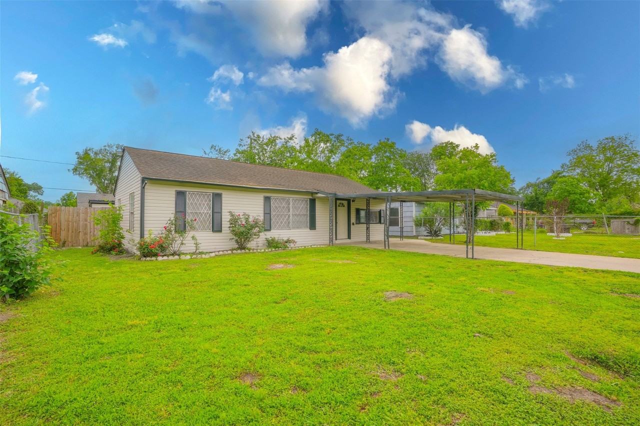 5414 Lyndhurst Dr - Photo 2 of 25