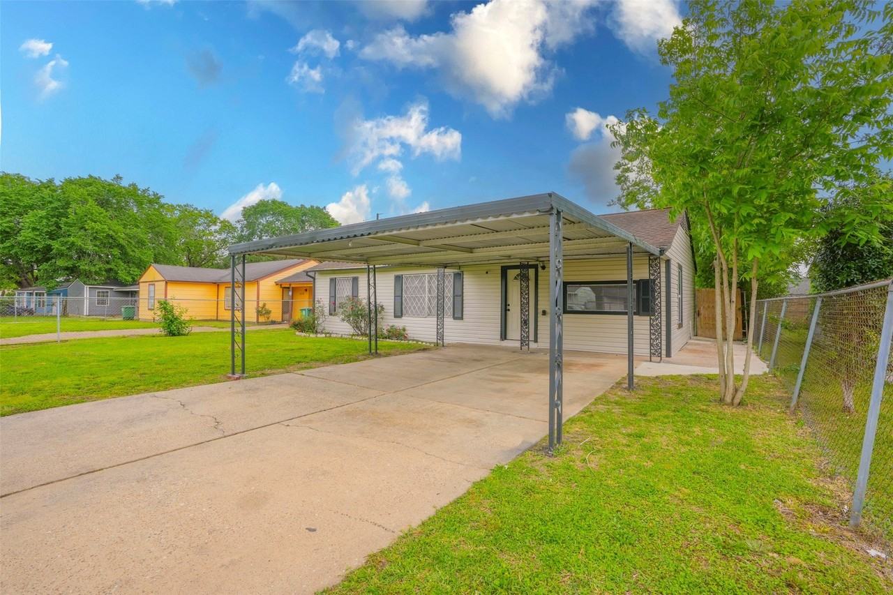 5414 Lyndhurst Dr - Photo 3 of 25