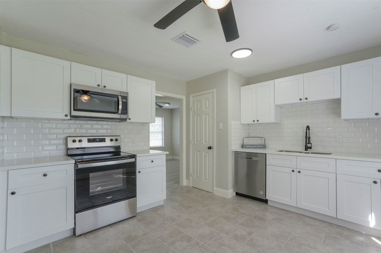 5414 Lyndhurst Dr - Photo 7 of 25