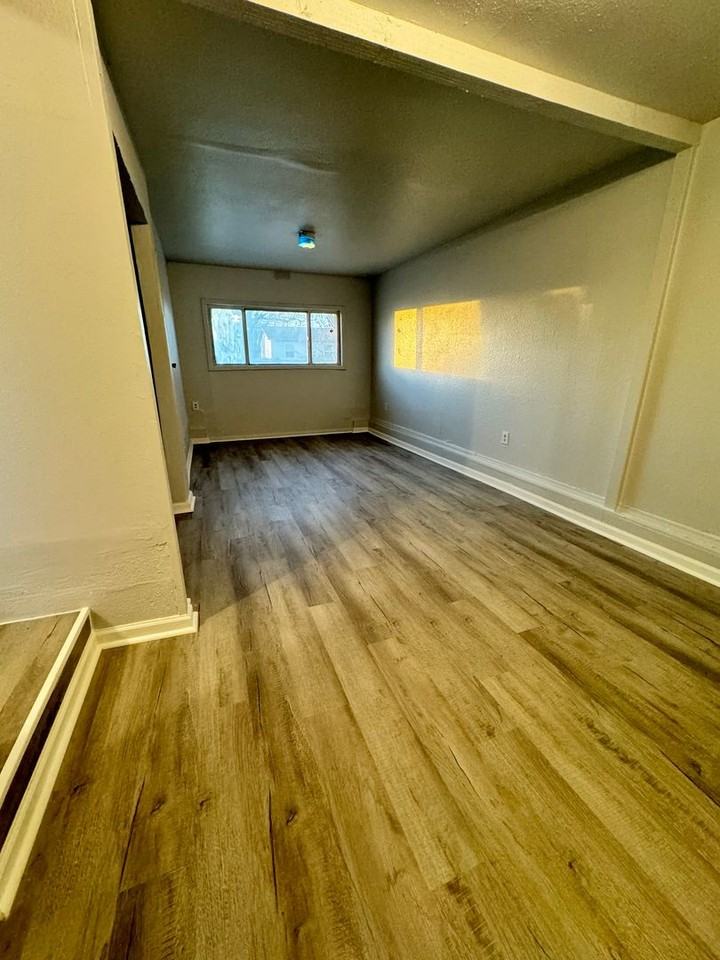 6103 N Boulder Ave - Photo 3 of 4