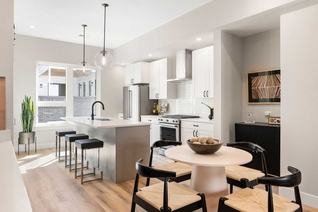 A Line Townhomes Central Park - Photo 6 of 26