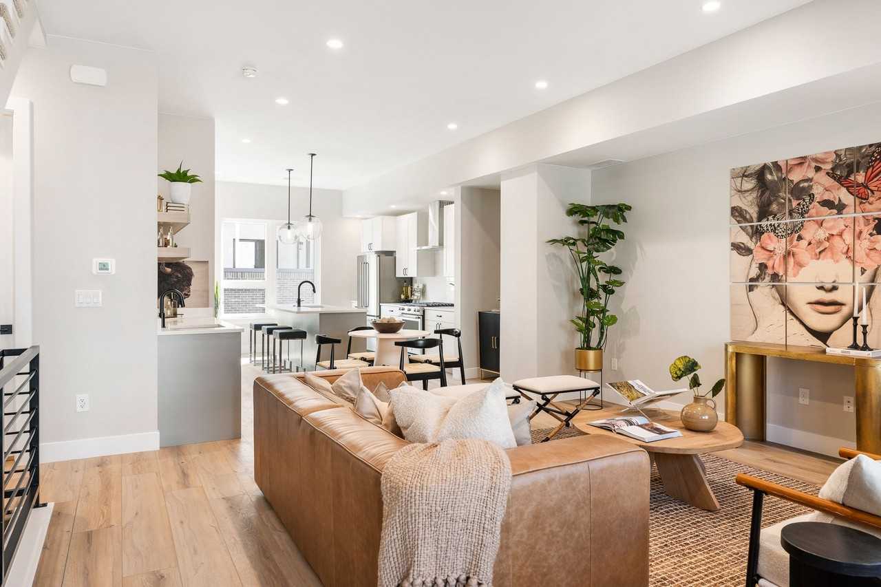 A Line Townhomes Central Park - Photo 7 of 26