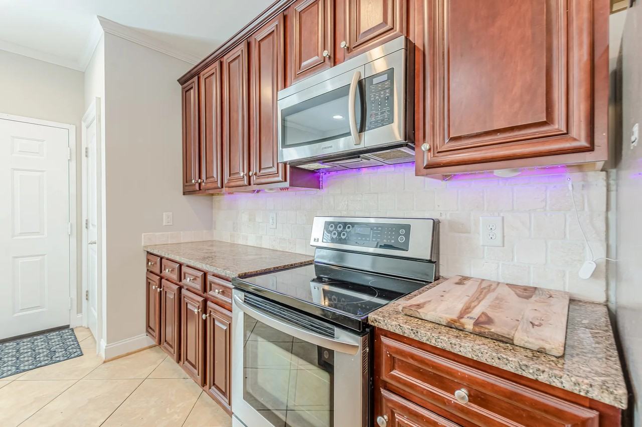 1303 Hill St Se - Photo 2 of 48