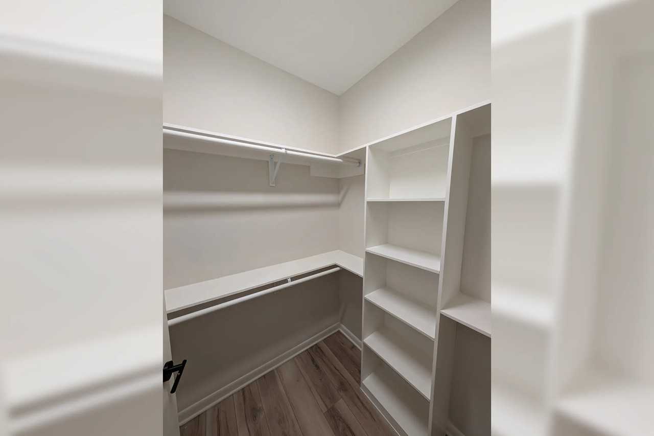 913 E Jefferson St - Photo 2 of 13