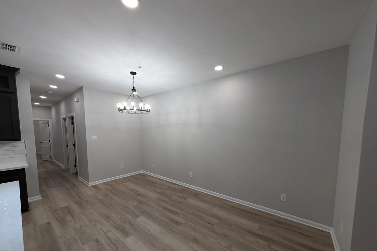 913 E Jefferson St - Photo 3 of 13