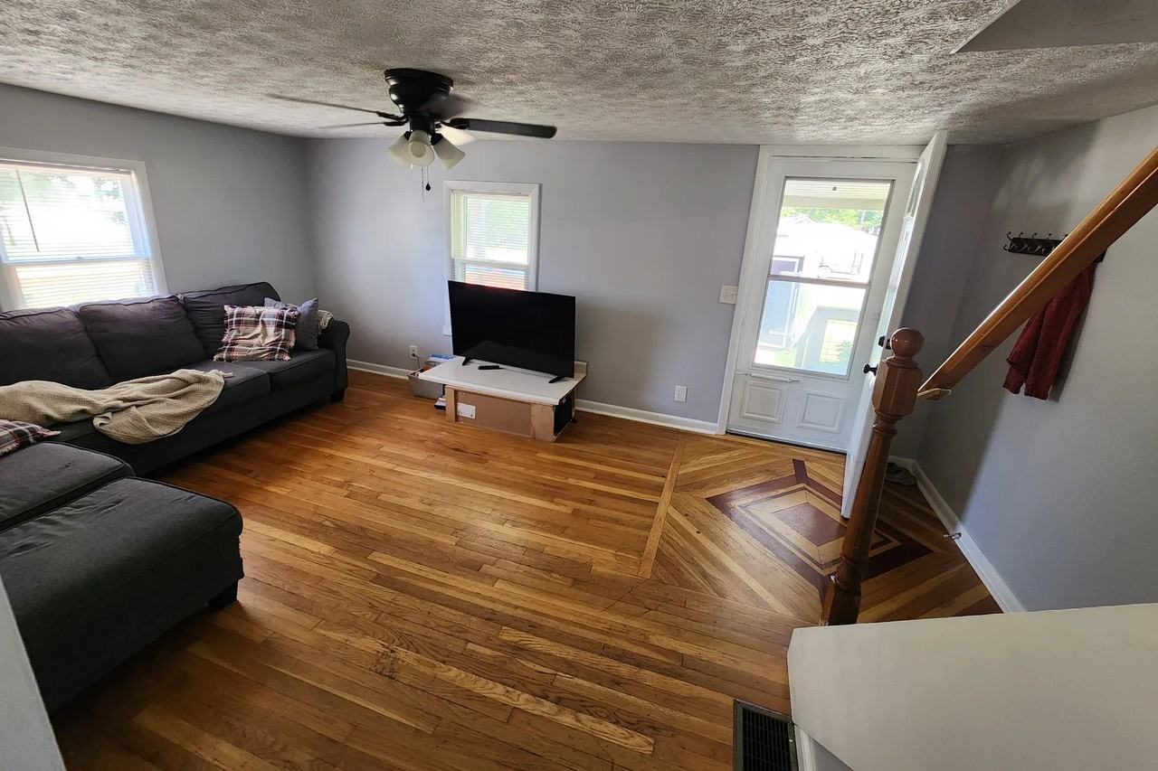 9677 Leitchfield Rd - Photo 2 of 14