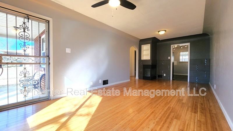 2060 Newton St - Photo 3 of 27