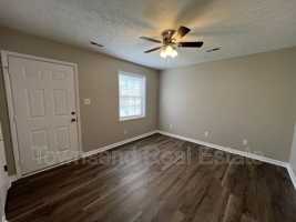 featured image of 1437 Ireland Dr Apt C #Apt C