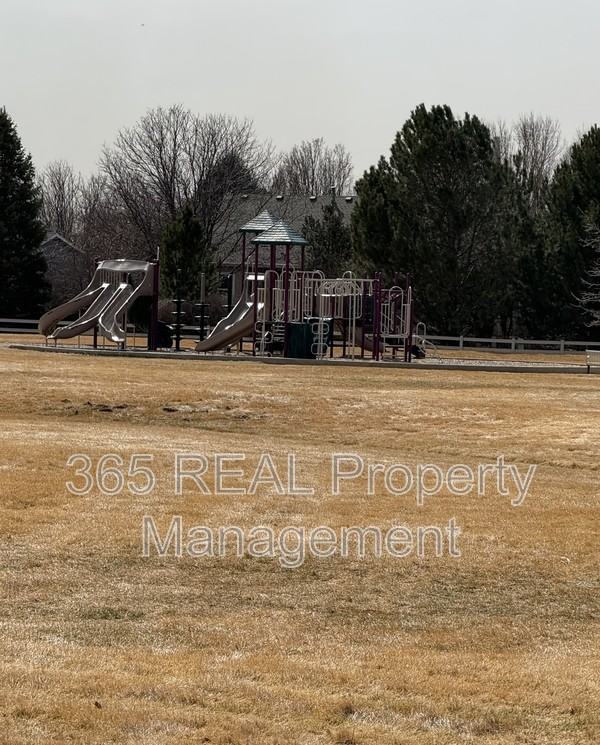 800 Hawkstone Dr - Photo 2 of 22