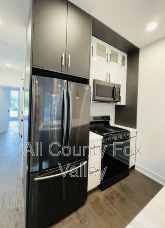 2318 Wallace Ave - Photo 4 of 14