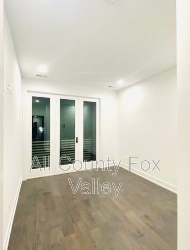 2318 Wallace Ave - Photo 7 of 14