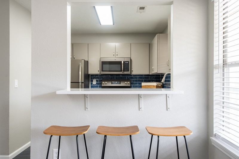 1133 Kentucky St - Photo 4 of 15