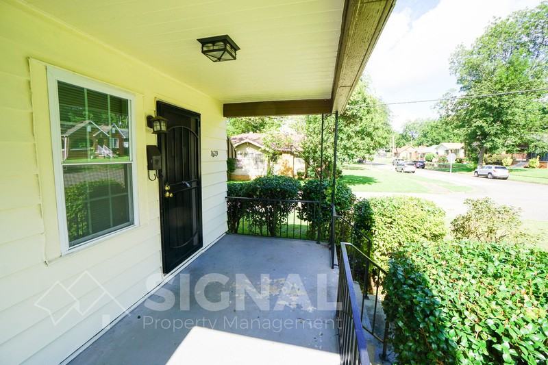 1629 2nd Ave W - Photo 2 of 25