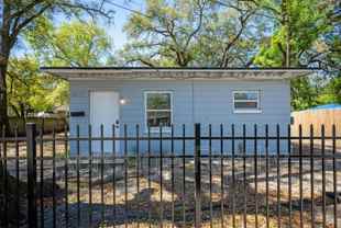 1652 N Myrtle Ave - Photo 1 of 1
