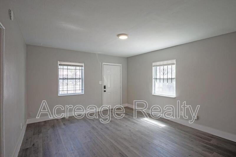 1652 N Myrtle Ave - Photo 4 of 20
